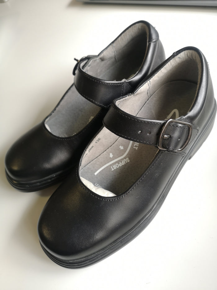 Discounted Clarks Shoes| Intrigue JNR Black Size 13E