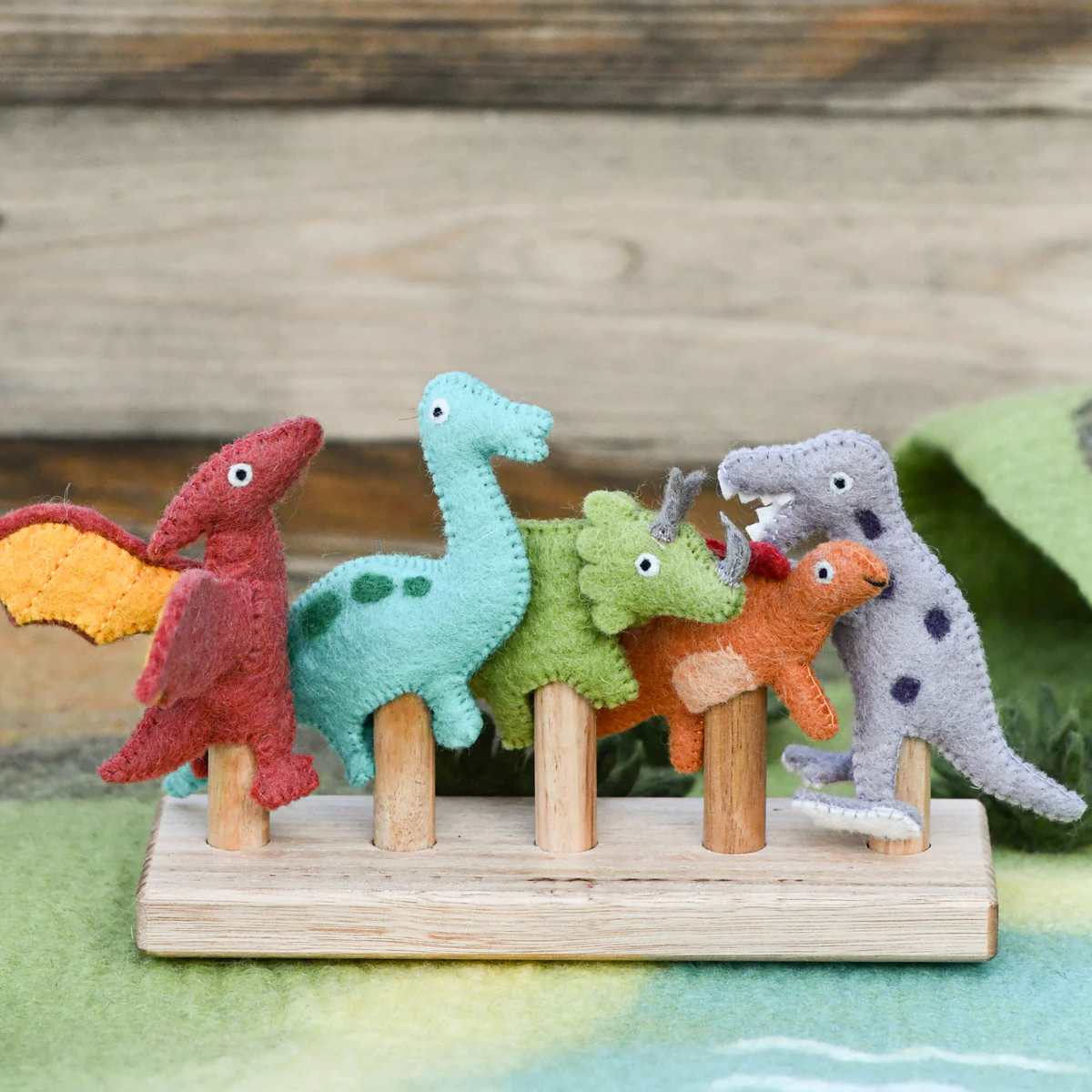 Tara Treasures | Felt Finger Puppet Set Dinosaurs